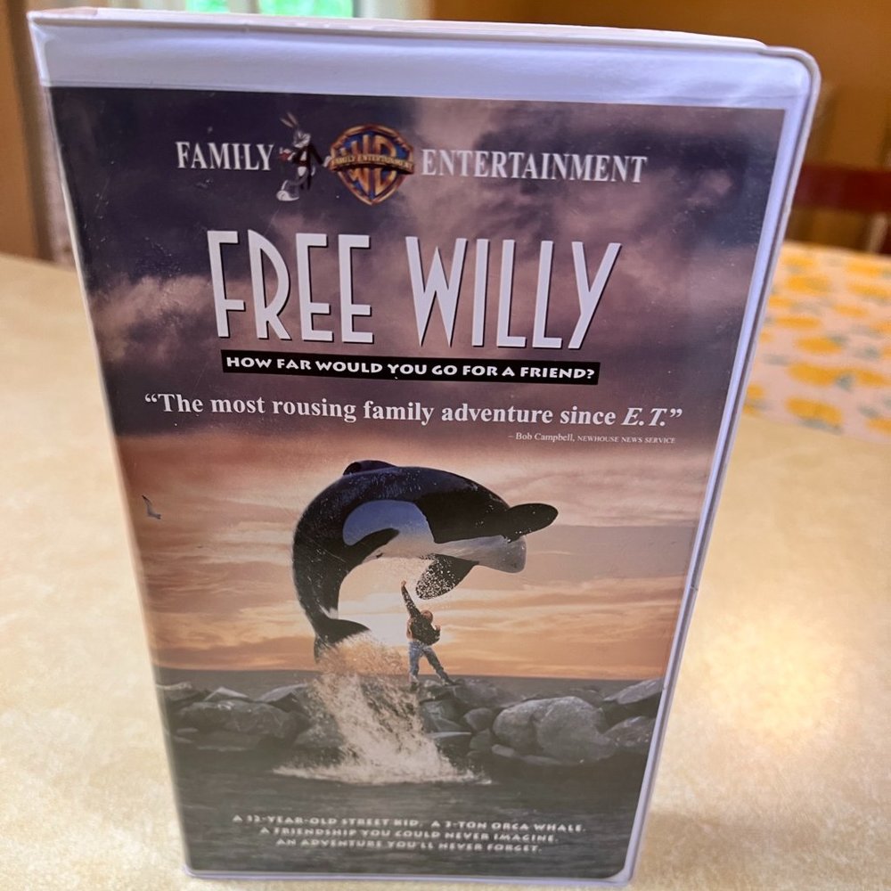 Free Willy VHS Clamshell Warner Bros